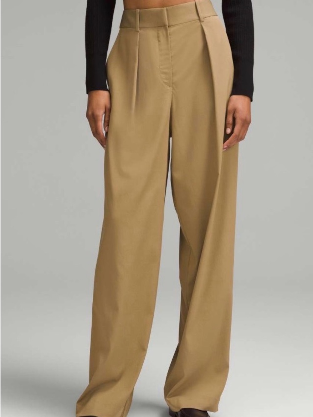 lululemon pleat front high rise Trousers in filbert tan size 0 - Picture 3 of 9